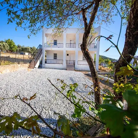 Hébergement de vacances Peaceful House With Garden And Terrace Surrounded By Nature In Bodrum